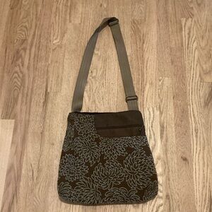 Zipper is broken but priced to sell